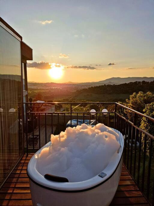 Tiny House Paraiso Minicasas Com Hidromassagem Pouso Alegre Exteriör bild