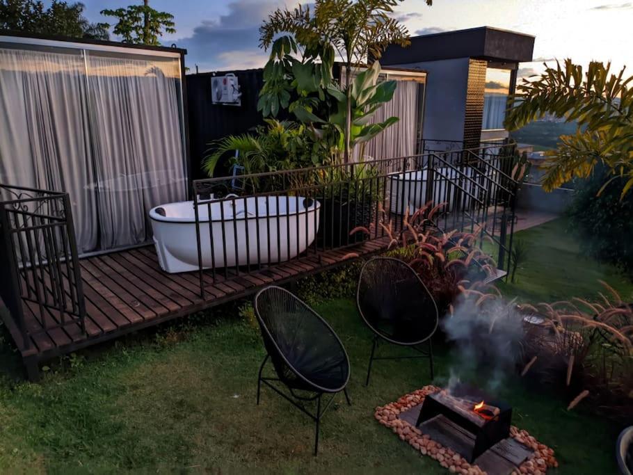 Tiny House Paraiso Minicasas Com Hidromassagem Pouso Alegre Exteriör bild
